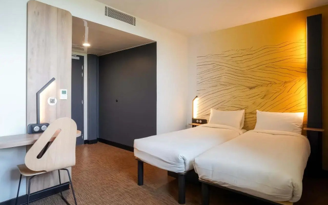 B&B HOTEL Paris Porte d'Orléans
