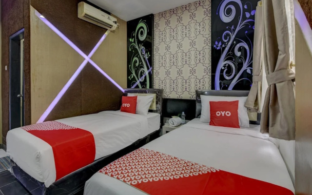 Zaara Guest House Syariah by OYO Rooms