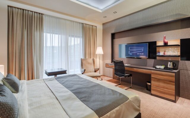 Sky Blue Hotel & Spa