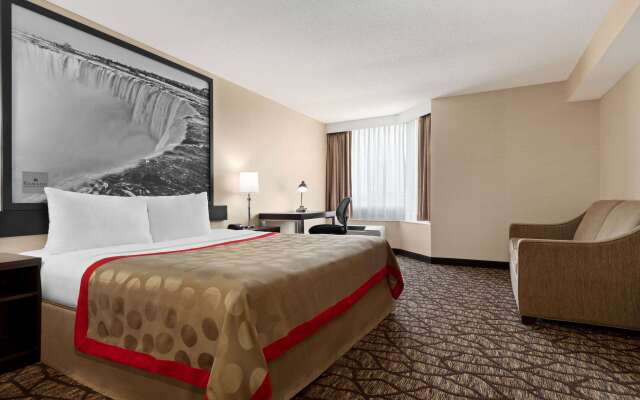 Ramada by Wyndham Niagara Falls Near the Falls