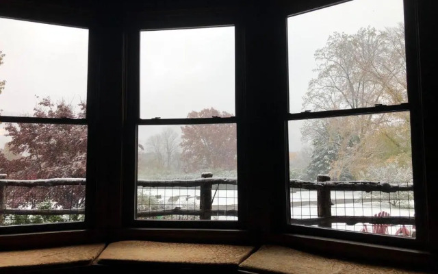 Laughing Heart Lodge