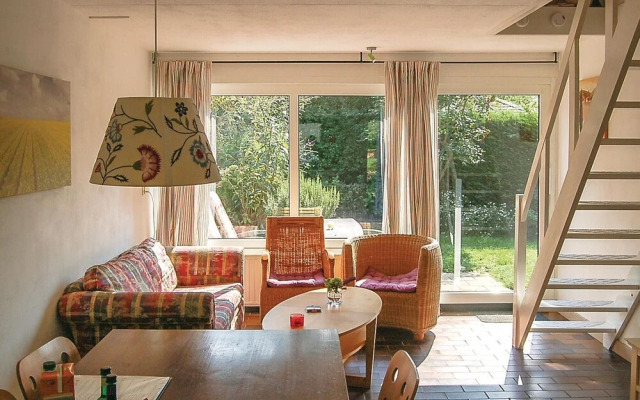 Nice Home in Bruinisse With 3 Bedrooms and Wifi