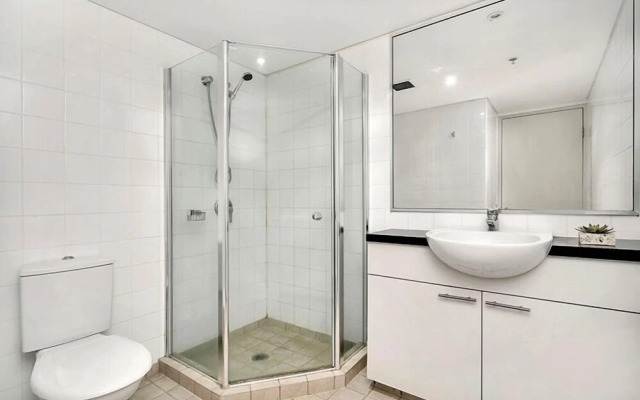 The Apartment Service FW206