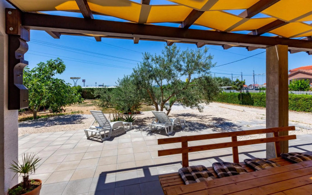 Šjor 2 BDR Apartment w grill