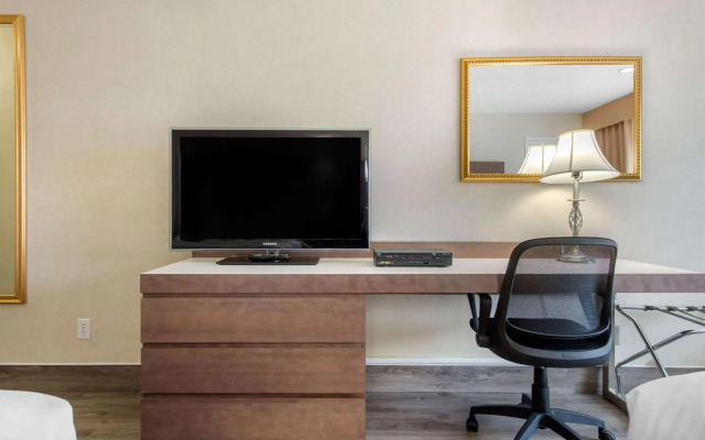 Quality Inn & Suites Gatineau