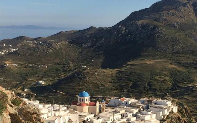 Serifos 1890 cliff house
