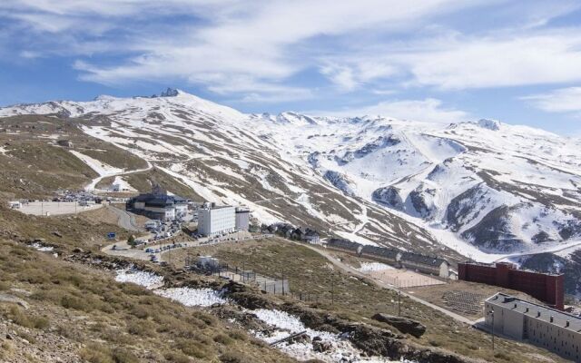 Albergue Inturjoven Sierra Nevada - Hostel