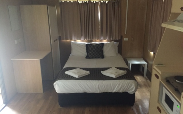 Yarrawonga Mulwala Holiday Park – Guest Rooms – Mulwala