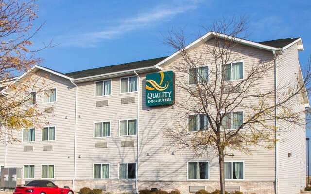 Quality Inn & Suites Loves Park near Rockford