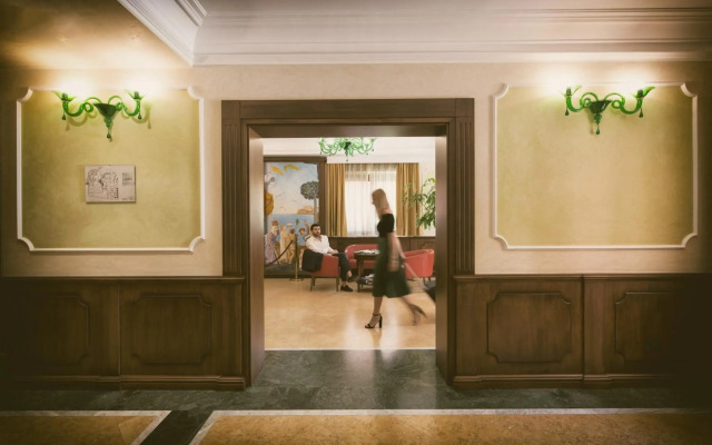 Artemis Hotel