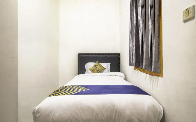 OYO Life 2412 Mandala Residence