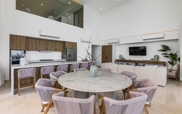 4BR  Luxury Penthouse with Ocean Views