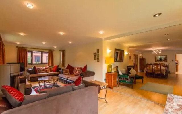 Host Stay Four Seasons