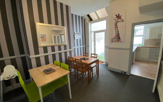 Blackpool Abode - Seaside Cove