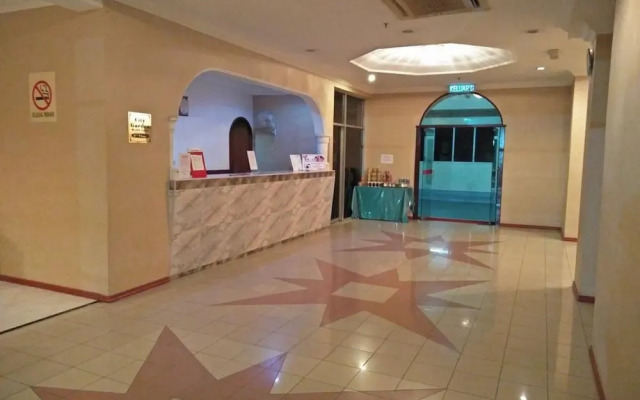 Golden Palms Hotel