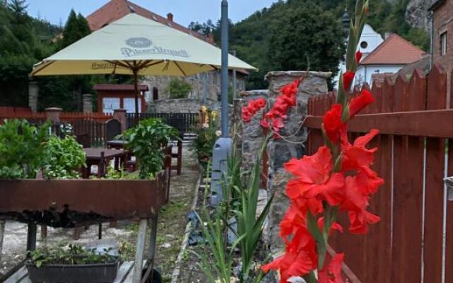 Hotel Obecná Škola