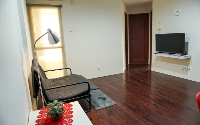 Comfy 3BR Apartment at Mediterania Gajah Mada By Travelio