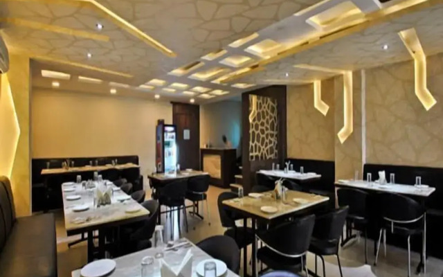 Hotel Mandiram