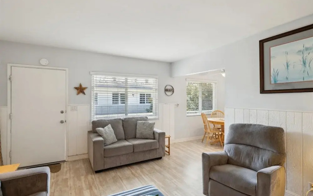 4980 Sandyland Road #215 1 Bedroom Condo