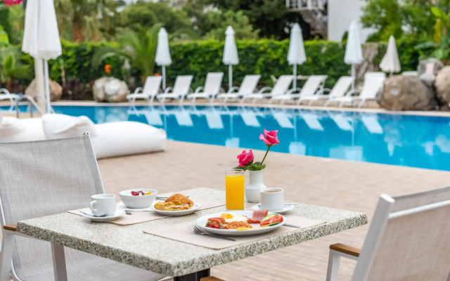 Palm Beach Hotel - Adults only