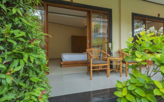 Liliy Guest House Legian