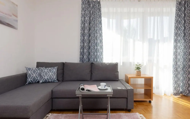 Warsaw Ursynow Studio by Renters
