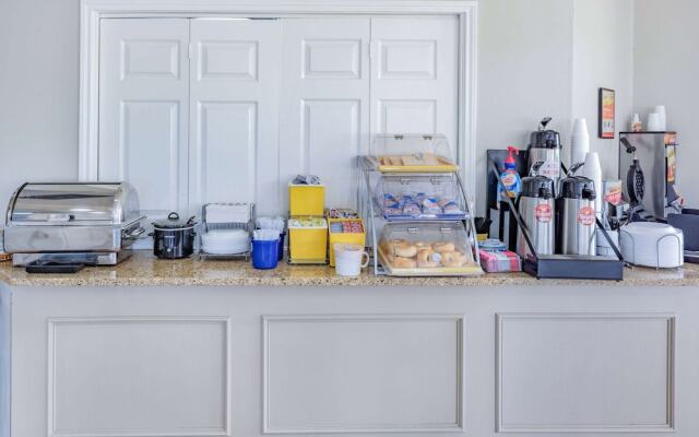 Days Inn And Suites Huntsville