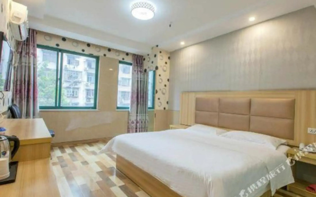 New Beacon Shangju Hotel (Hanzhengjie Subway Station Wuzhan Convention Center)