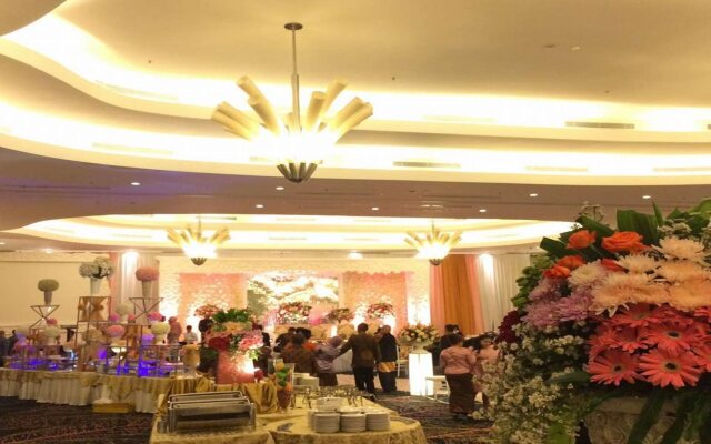 IPB Hotel And Convention Center