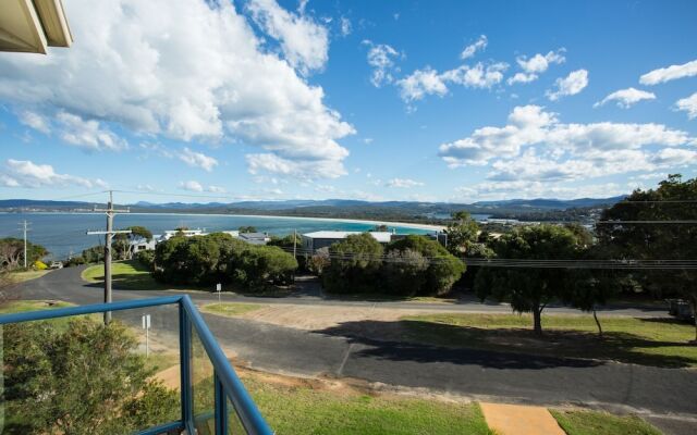 Kara Yaringa on Hill Street