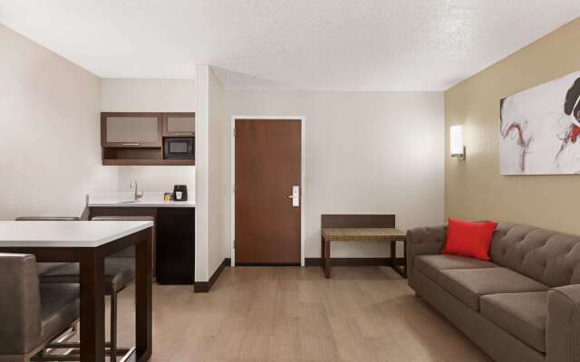 Ramada by Wyndham Suites Orlando Airport