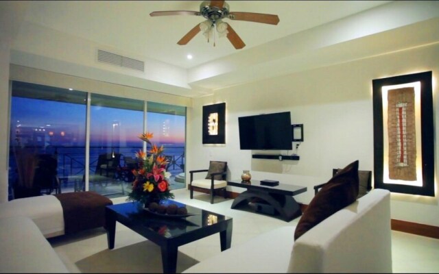 Residence B.ViewGrand 4BR by Villas HK28