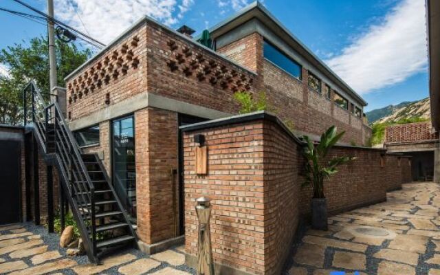 Rareyard Baihujian B&B