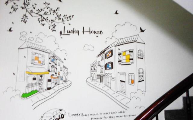 Lucky House Hotel