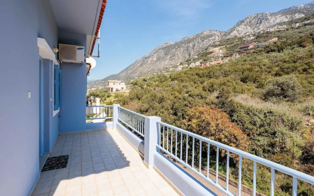 Modern Seaview Nest With Pool Panoramic Views