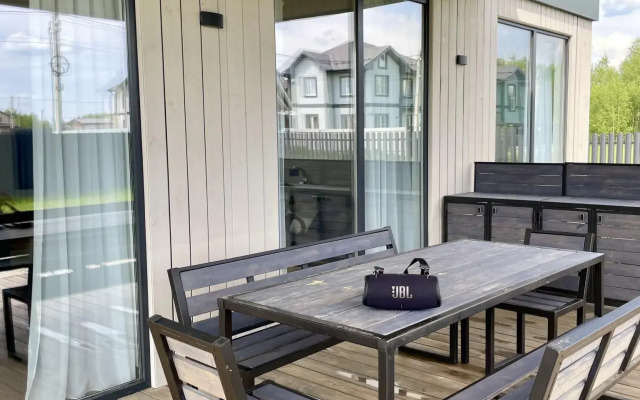 House with panoramic windows