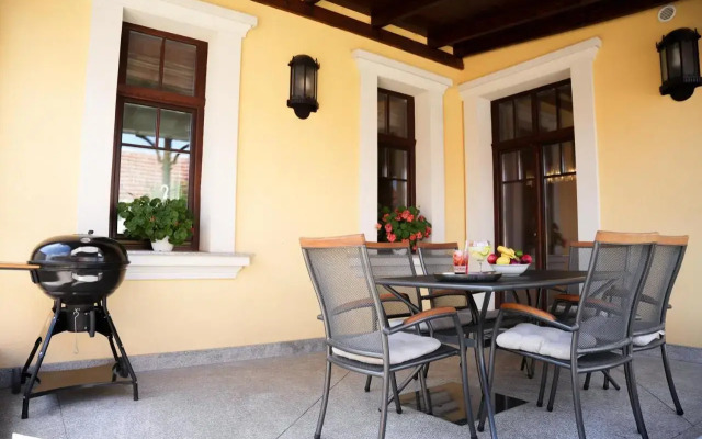 Várkert Deluxe Apartmanház