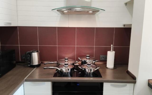 Ujutnaja 2-komnatnaja kvartira v tsentre g. Almaty