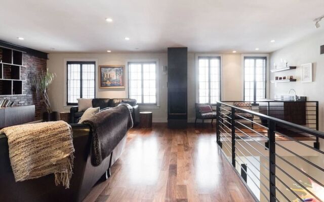 Million-dollar Celebrity Mansion in Old City