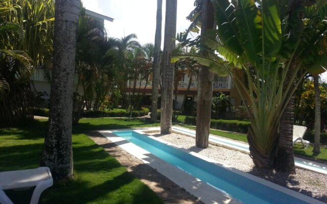 Playa Turquesa only 50m From the Beach Walk to all Restaurants