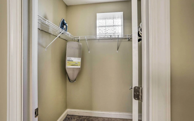 ~ 2 Mi to Downtown - Cozy Cleveland Unit