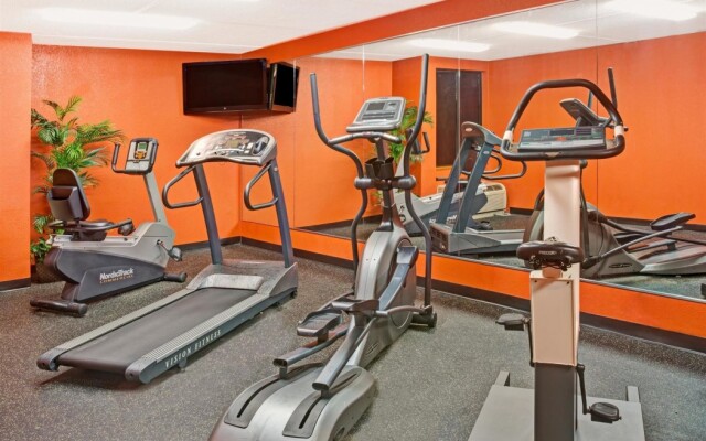 Holiday Inn Hotel Statesville-I-77 Exit 49a