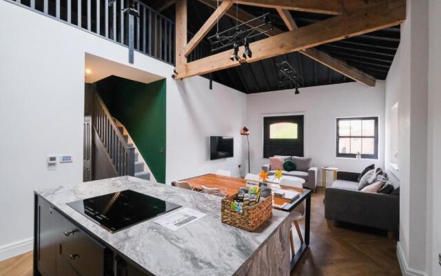 The Eden Warehouse - Green Apartment, sleeps 5