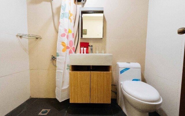 RedDoorz Plus near Commonwealth Regalado