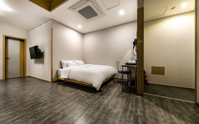 Mokpo Hotel W