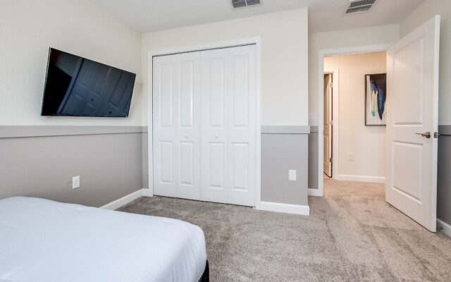 Stylish Home w/ Private Pool, 10 Min. From Disney!