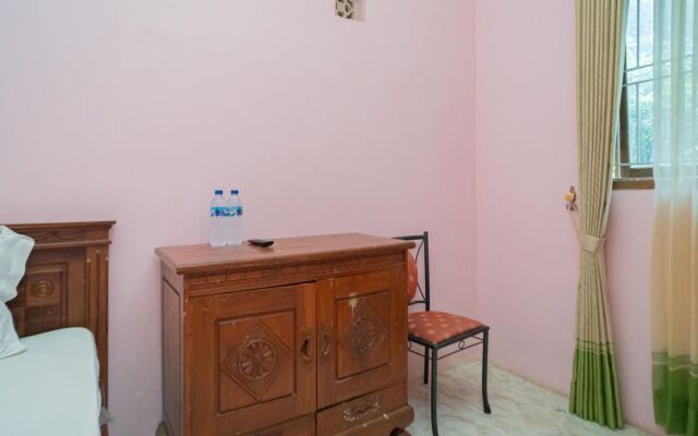 RedDoorz Syariah near Predator Fun Park Batu 2