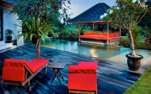 Villa Batu Putih