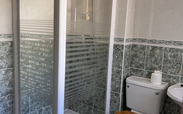 Sea View Hotel - Sandpebbles