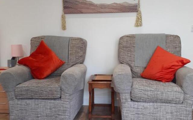 Railway Retreat No4 Comberton Terrace